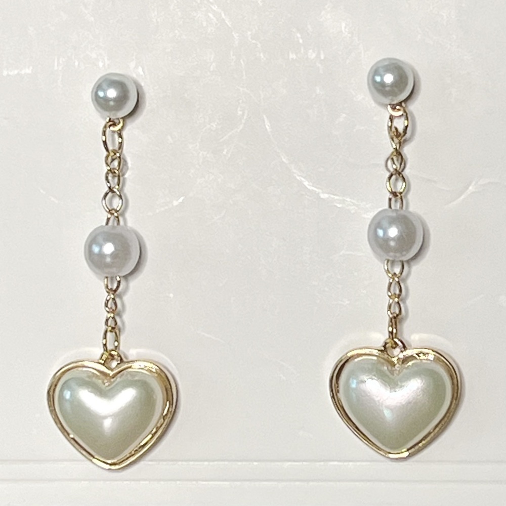 NEW | pearl heart dangle earrings